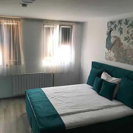 Heartland City B&B 图兹拉 外观 照片