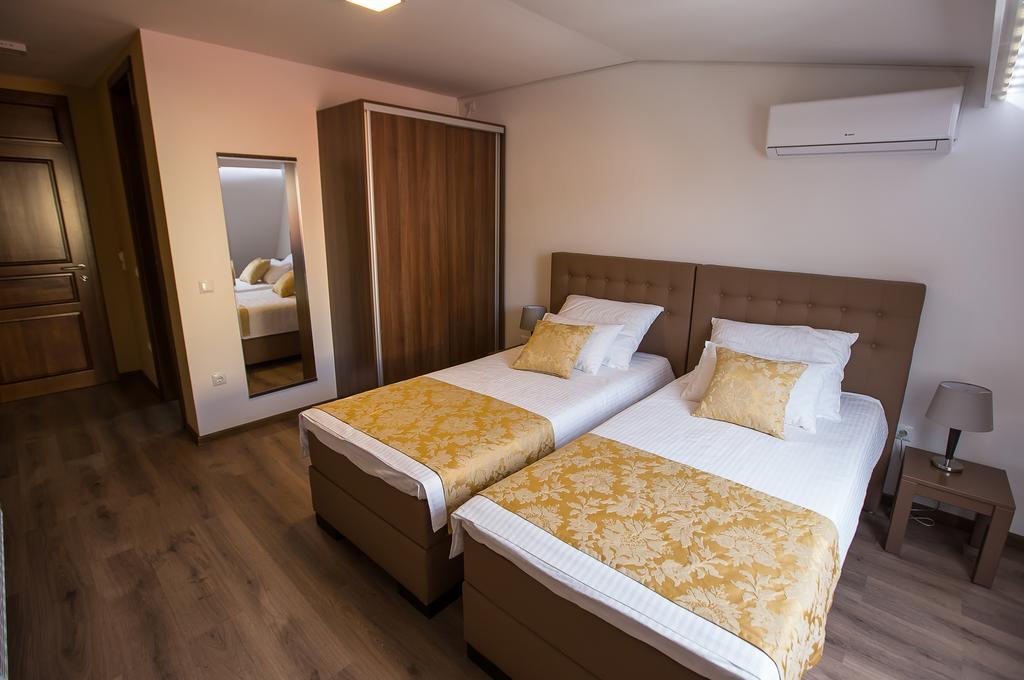Heartland City B&B 图兹拉 外观 照片