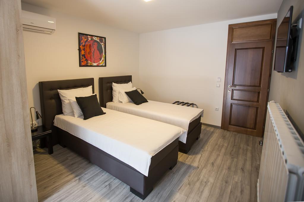 Heartland City B&B 图兹拉 外观 照片