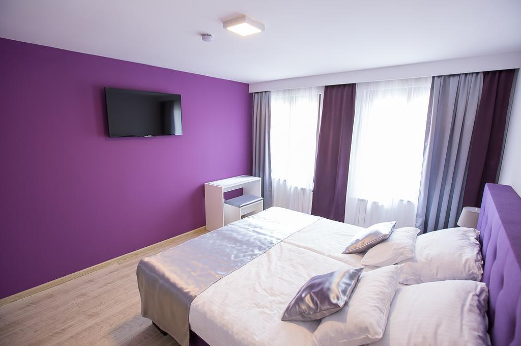 Heartland City B&B 图兹拉 外观 照片
