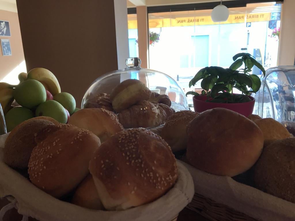 Heartland City B&B 图兹拉 外观 照片