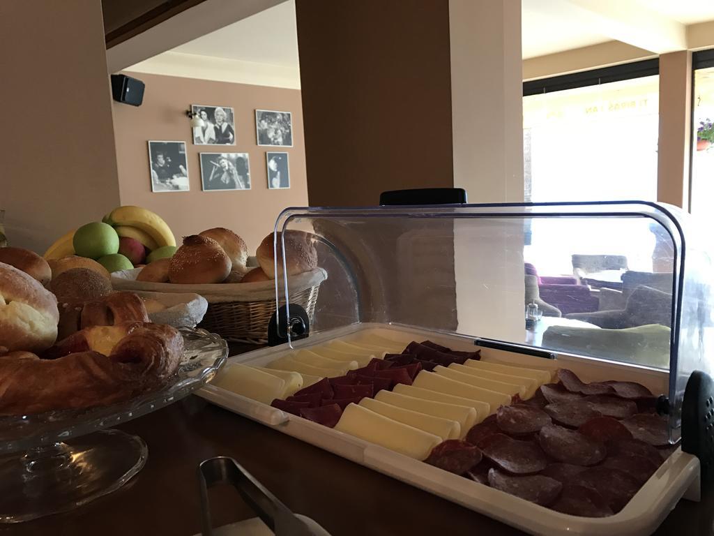 Heartland City B&B 图兹拉 外观 照片