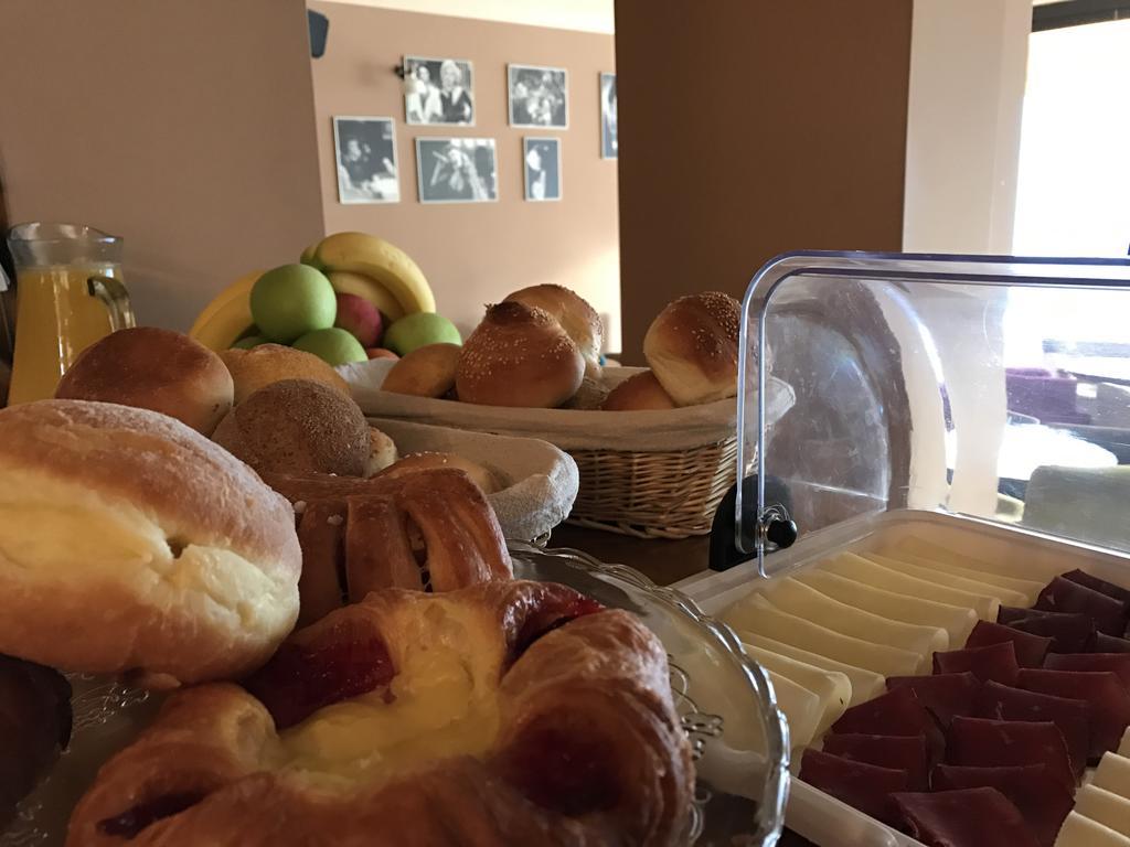 Heartland City B&B 图兹拉 外观 照片