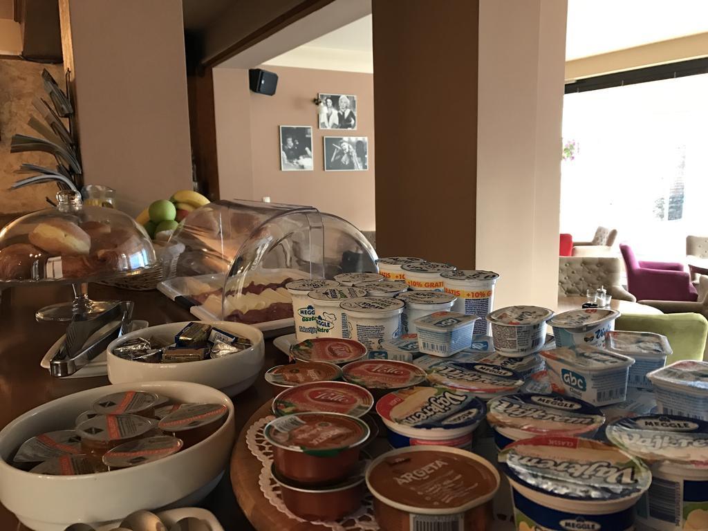 Heartland City B&B 图兹拉 外观 照片