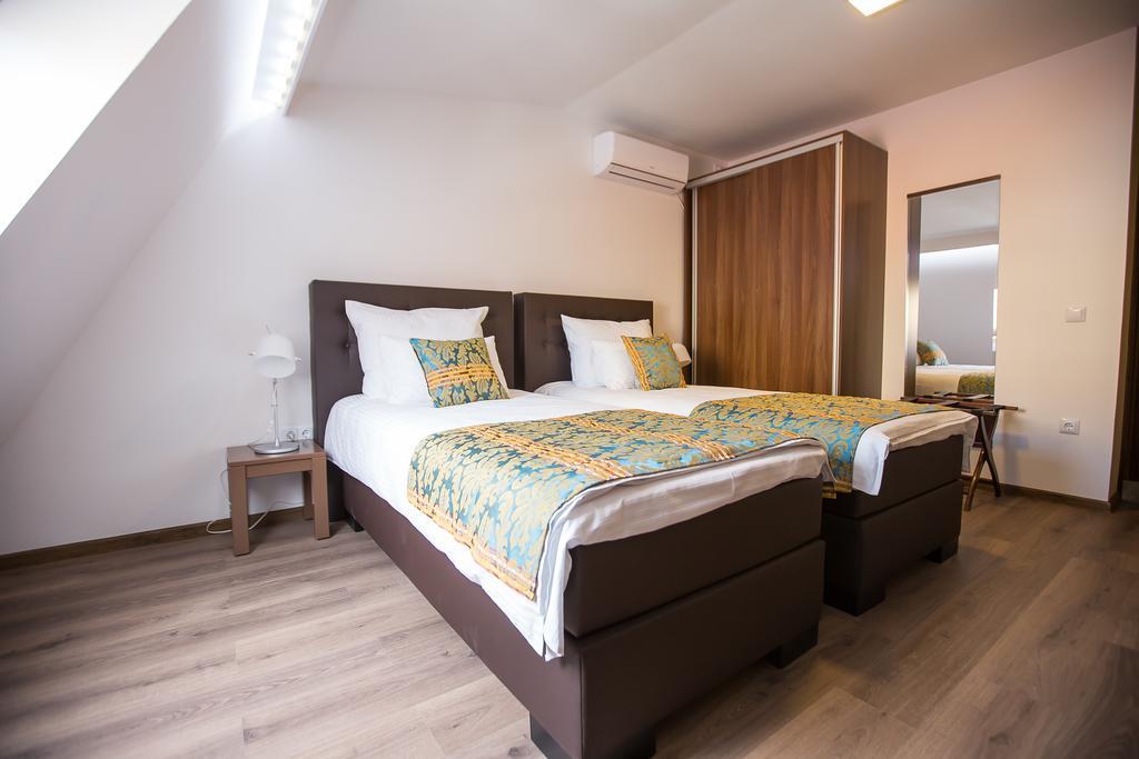 Heartland City B&B 图兹拉 外观 照片